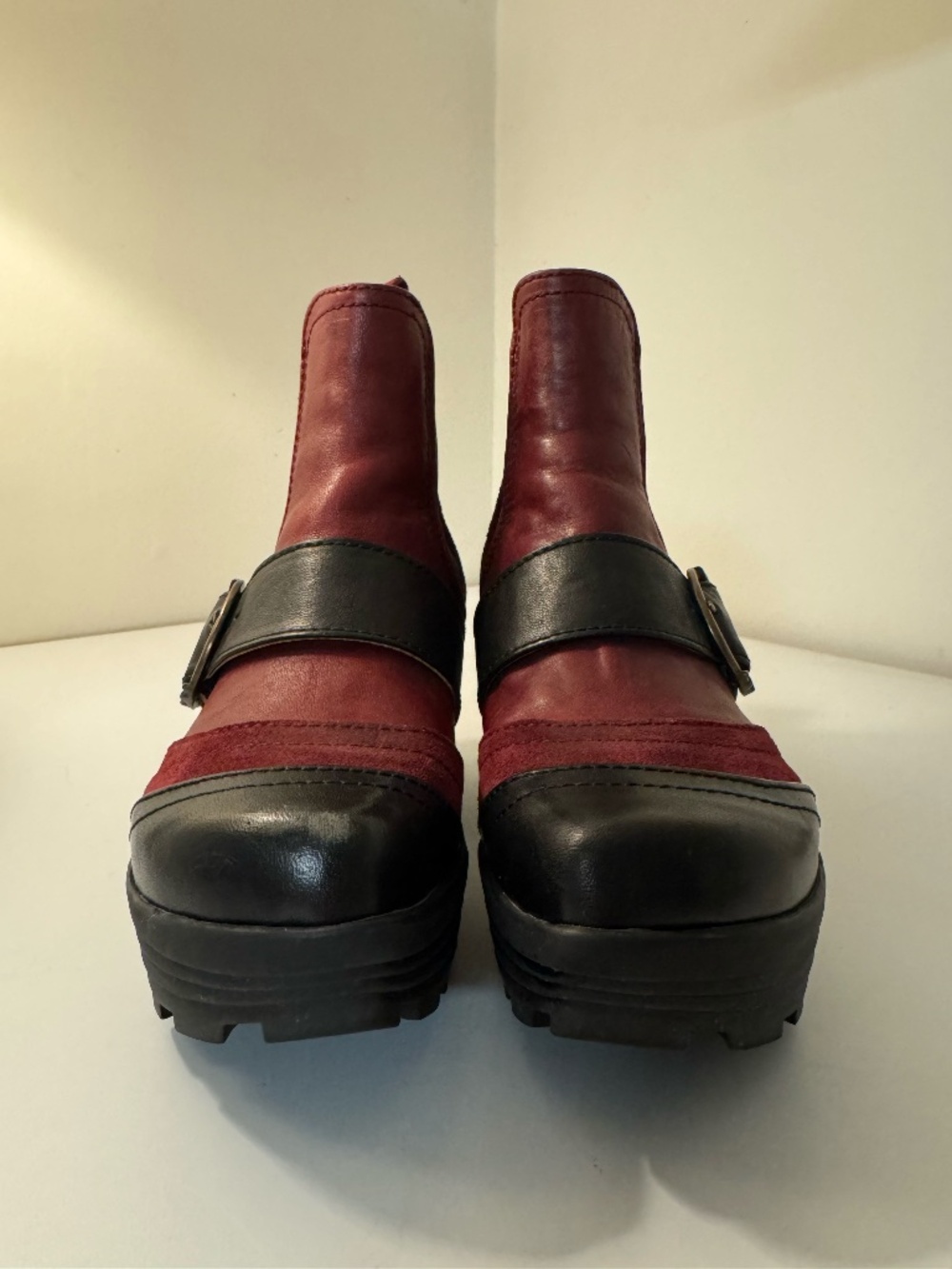 Mellow Motwon Platform Chelsea Boot